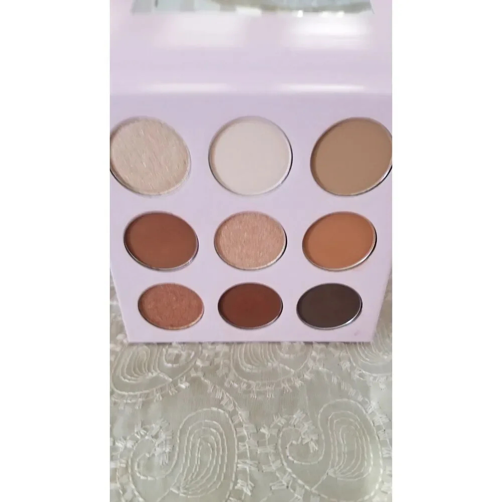 The Doll 10 Beach Please! Eyeshadow Palette